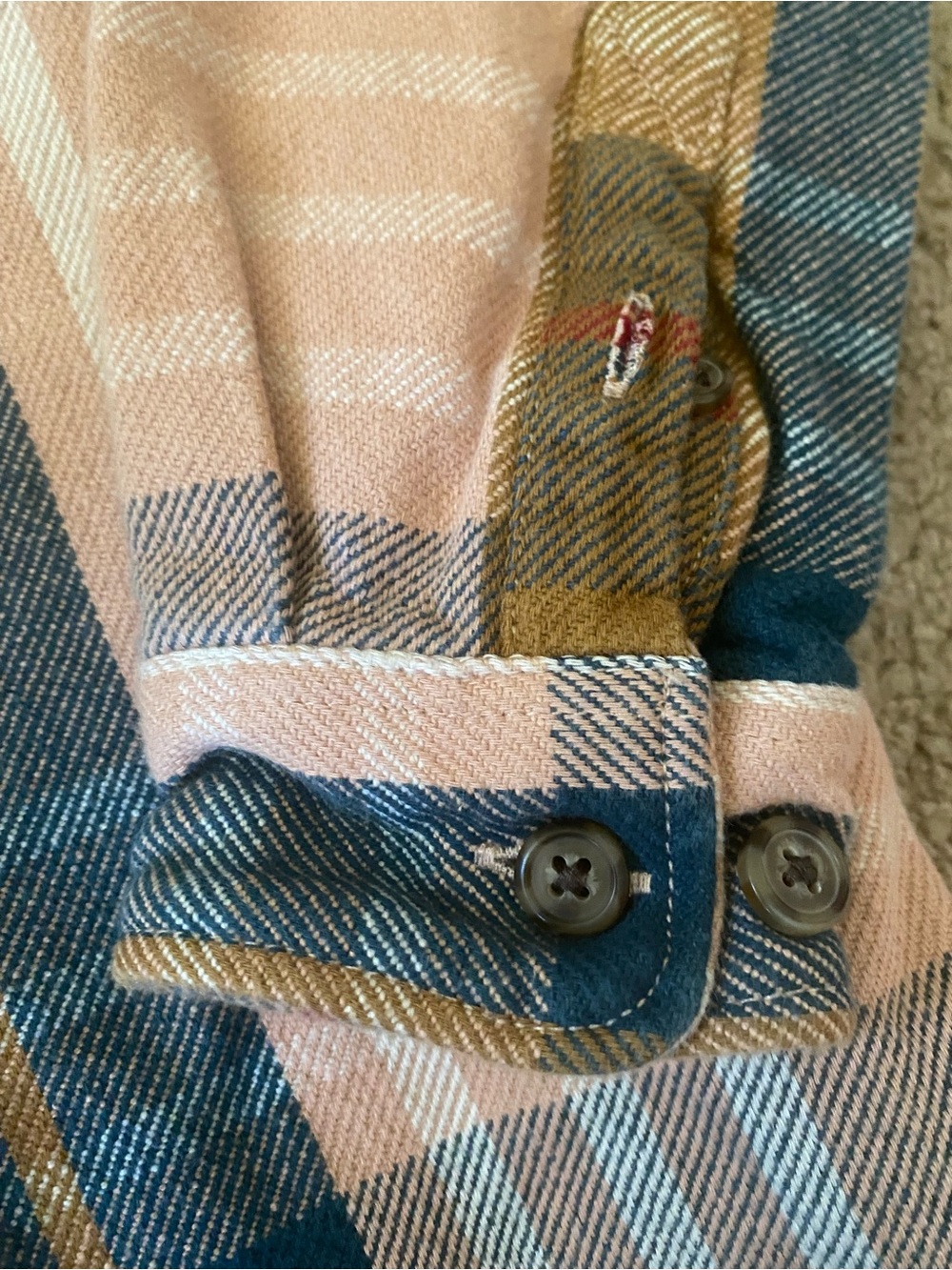 Carhartt Women's Loose Fit Heavyweight Twill Plaid Shirt- like new - Picture 5 of 8